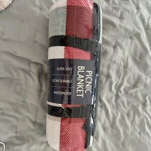 Cozy Outdoor Picnic Blanket - Red, White, and Gray